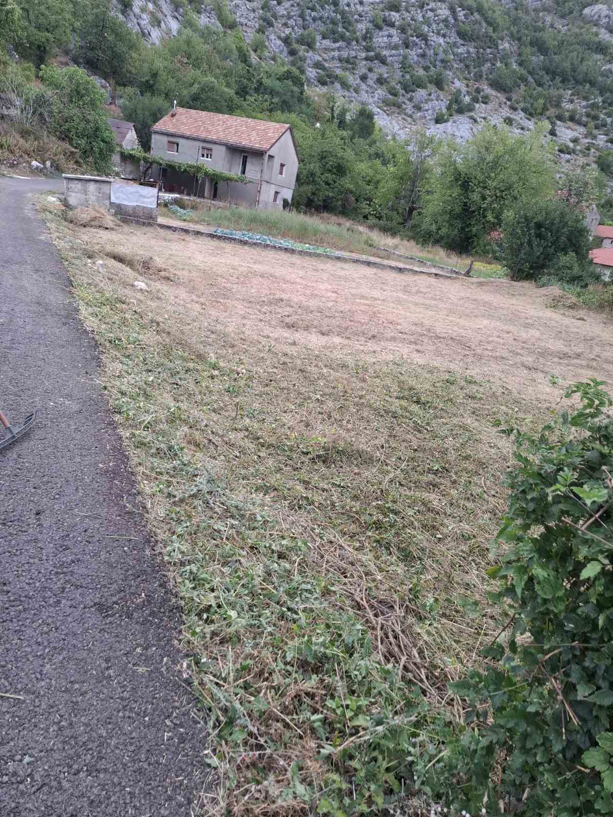 Urbanized plot 550m², Bajice, Cetinje