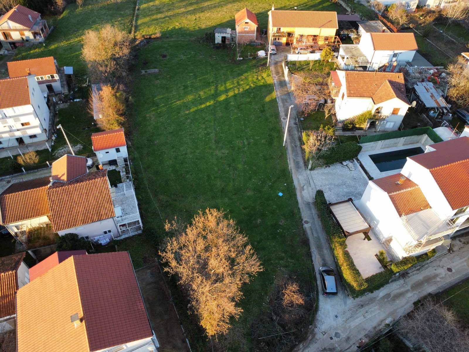 İmarlı Arsa 2.111 m2, Podi, Herceg Novi - 2