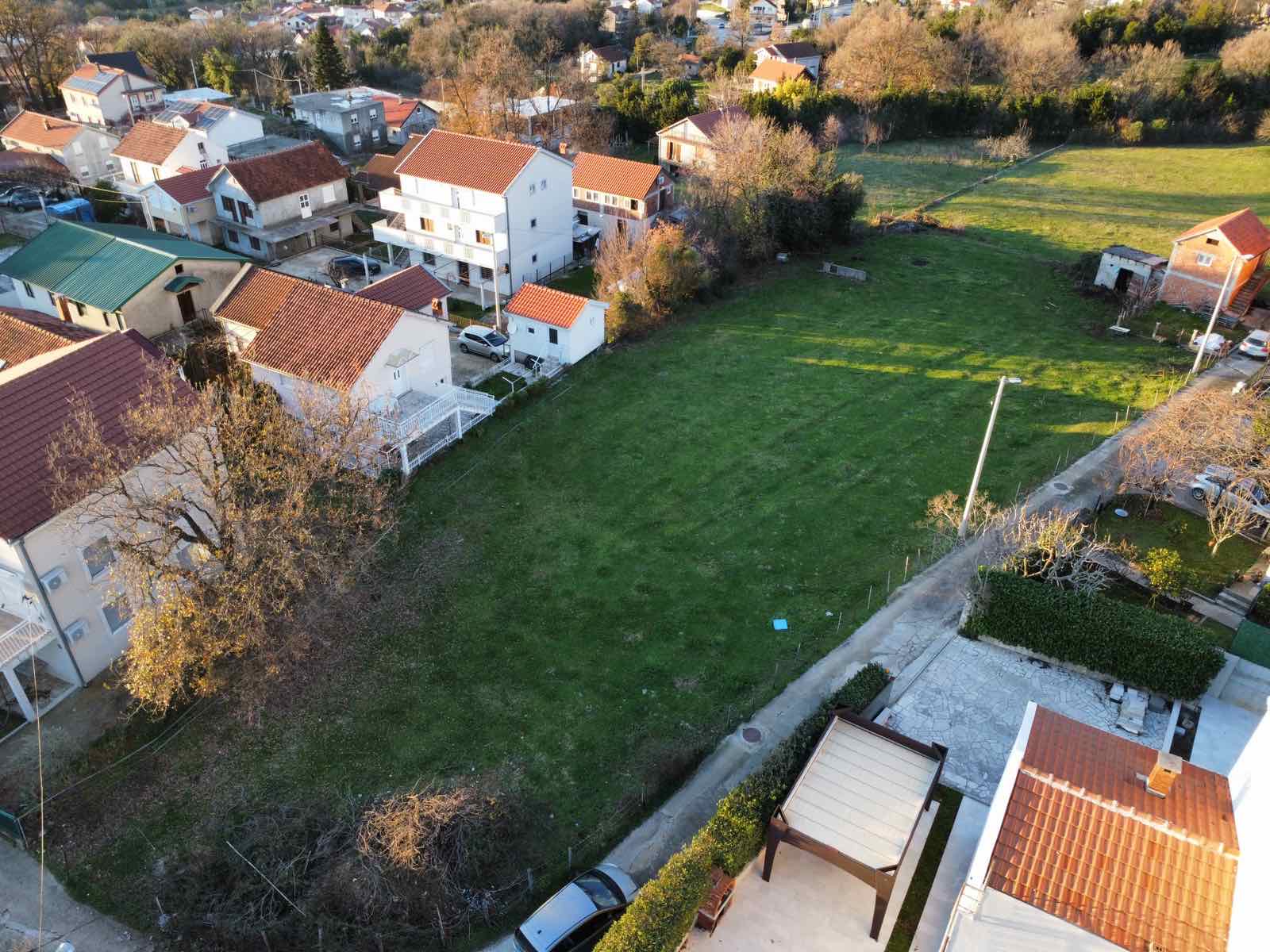 İmarlı Arsa 2.111 m2, Podi, Herceg Novi - 3