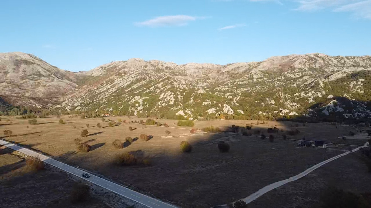 20.000 m2 Arsa, Dragalj, Kotor