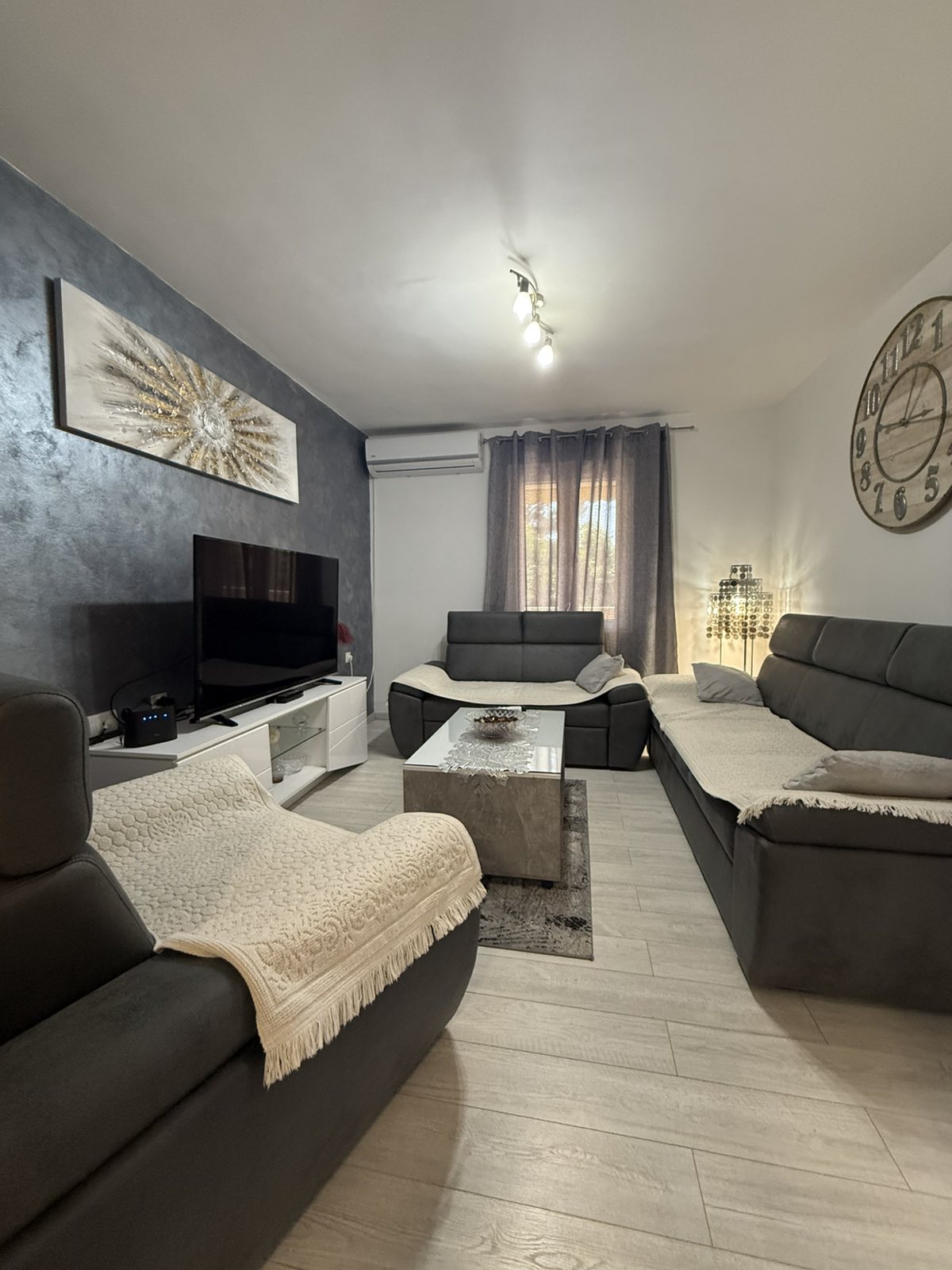 Dvosoban stan 82m2 Dumidran, Tivat - 2